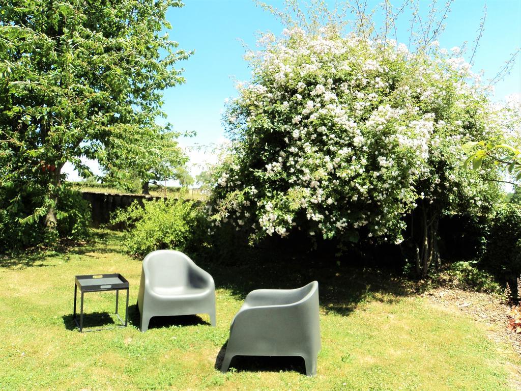 Chambres D'Hotes La Vie En Roses Iguerande Exterior foto
