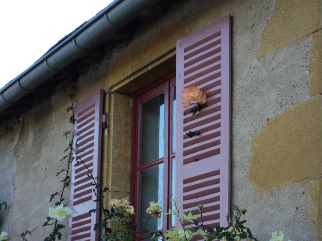 Chambres D'Hotes La Vie En Roses Iguerande Exterior foto